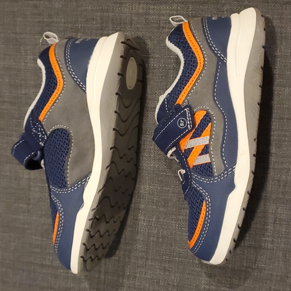 Munchkin Boys Sneakers with Velcro, size: 11M, NWT